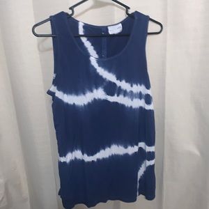 Light weight,tye dye, fun back olive+oak size M top